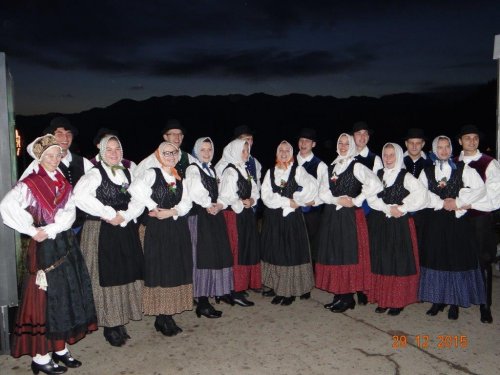 DEL FOLKLORNE SKUPINE MENGEŠ